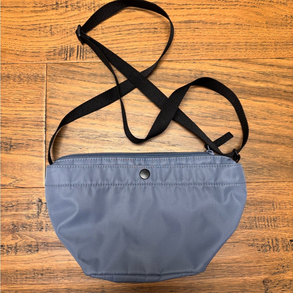 Uniqlo nylon mini shoulder bag